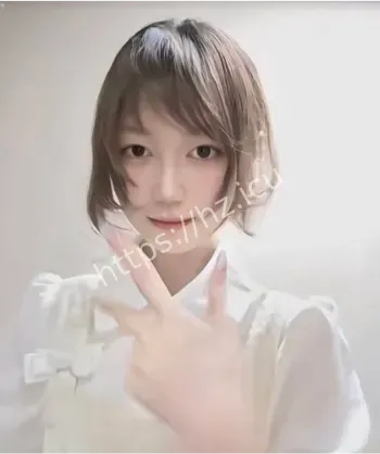 00后广州清纯女生人设反差